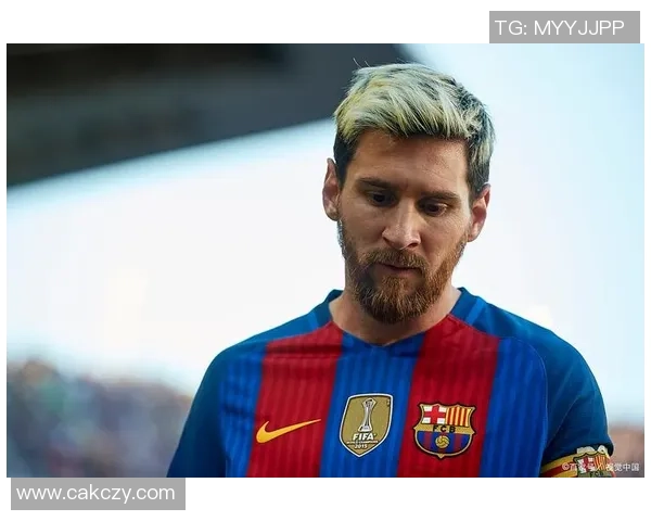 我最喜爱的足球明星是谁 他在球场上的表现给我带来了哪些感动